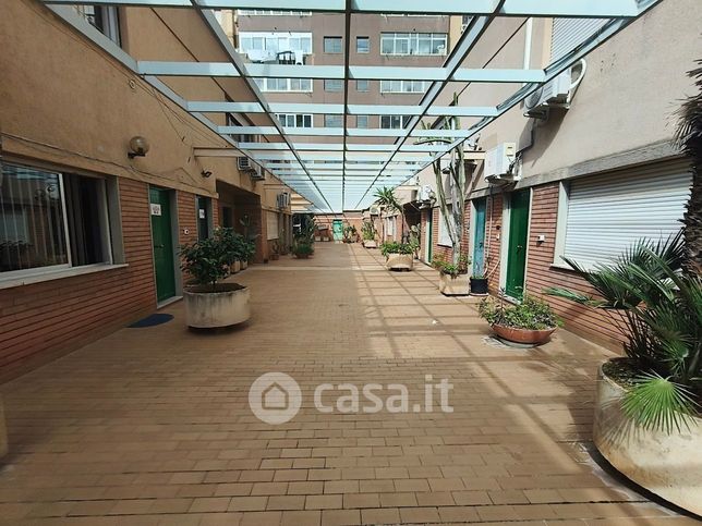 Ufficio in commerciale in Via Sardegna 76