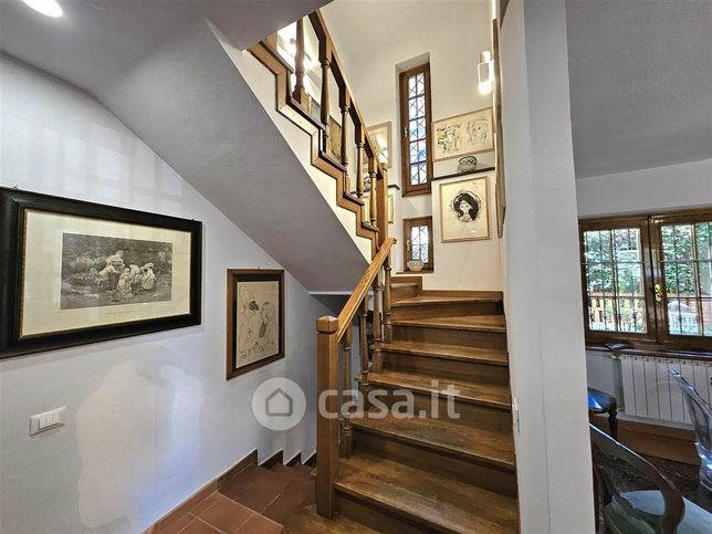 Villa in residenziale in 