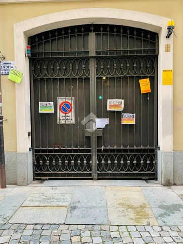 Box/posto auto in residenziale in Via Gian Francesco Bellezia 5