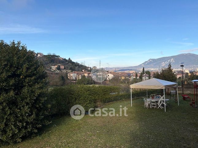 Casa indipendente in residenziale in 