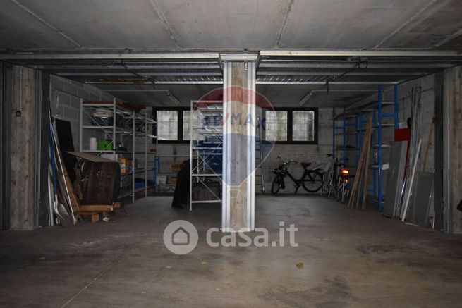 Garage/posto auto in residenziale in Via K. Mansfield 5