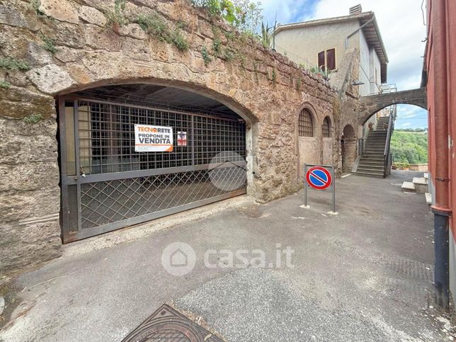 Box/posto auto in residenziale in Via Angelo Maria Ricci 12