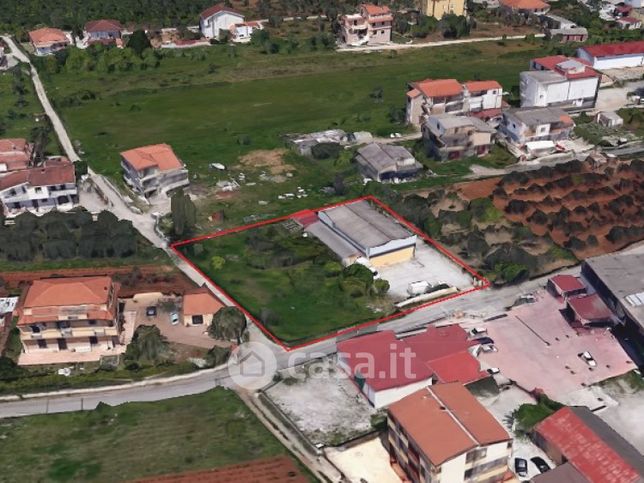 Capannone in commerciale in Via delle Imprese 23