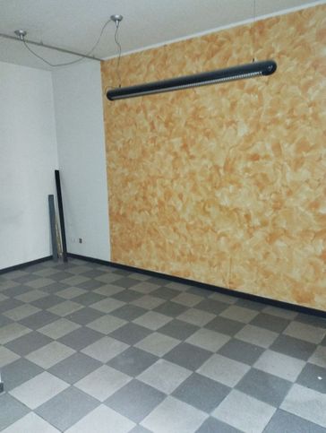 Ufficio in commerciale in Via Emilio Morosini 19