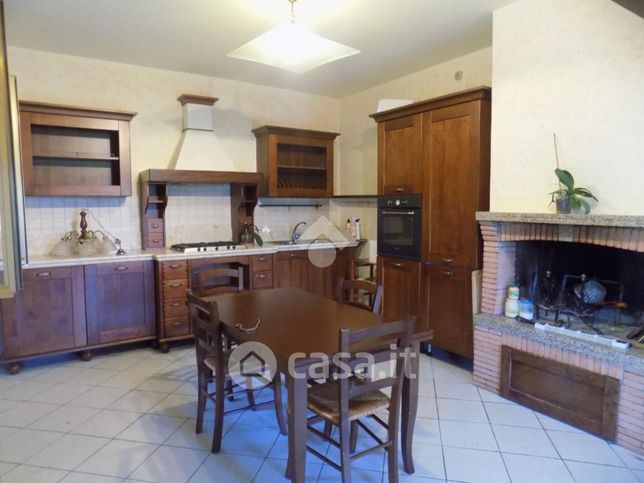 Appartamento in residenziale in Via Tiberina 125