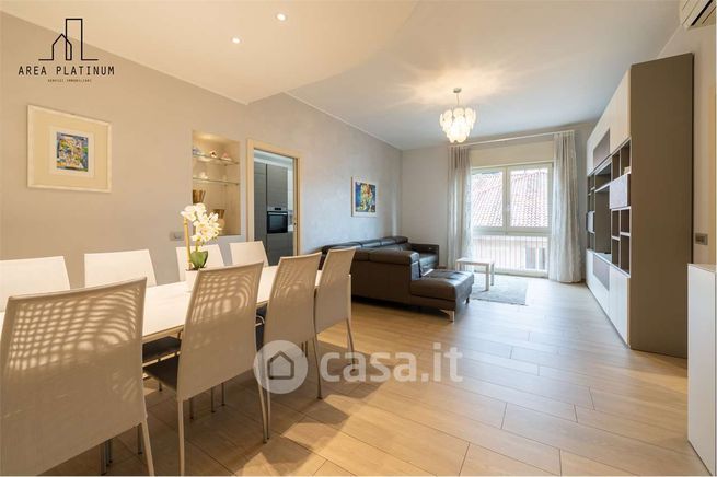 Appartamento in residenziale in Via Manfredo Camperio 8