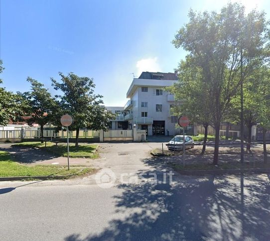 Ufficio in commerciale in Via Rodolfo Morandi
