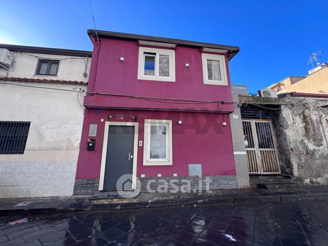 Casa indipendente in residenziale in Via delle Calcare 77