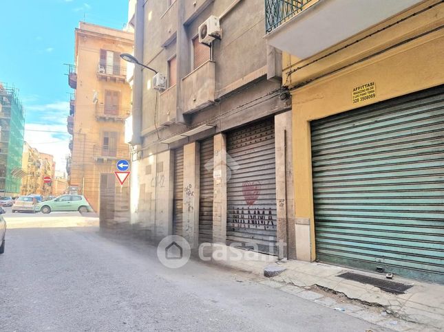 Capannone in commerciale in Via Gabriele Buccola 29