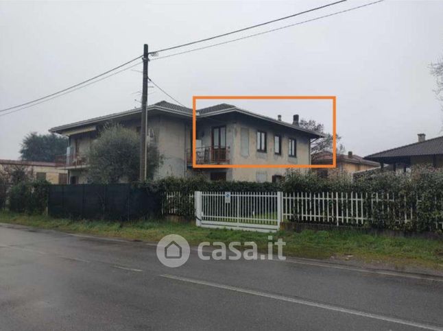 Appartamento in residenziale in Via Ugo Foscolo 9