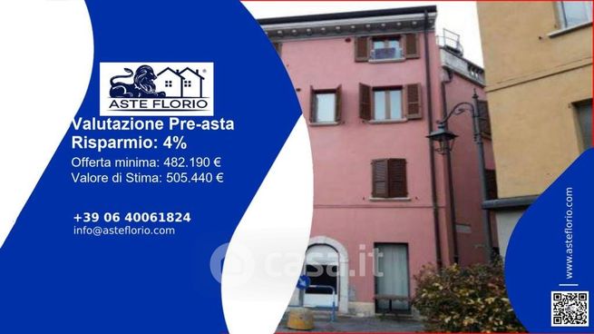 Ufficio in commerciale in Via Giosuè Carducci