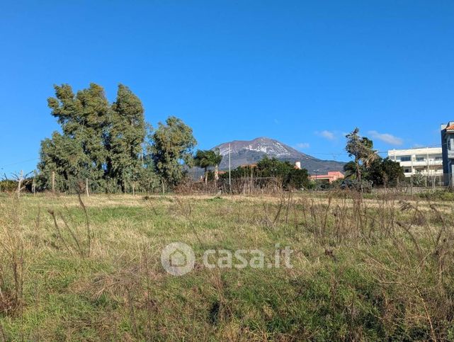 Terreno agricolo in commerciale in 