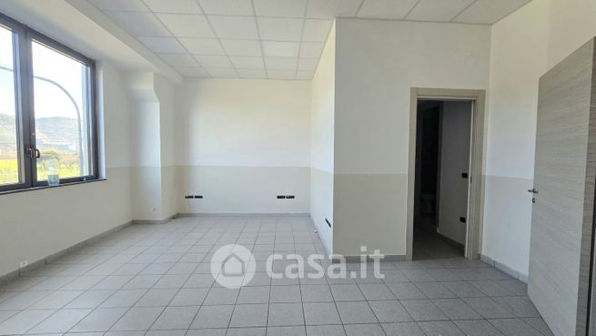 Ufficio in commerciale in Viale delle Industrie 2