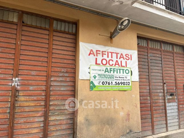 Garage/posto auto in residenziale in Via Vallerano 83