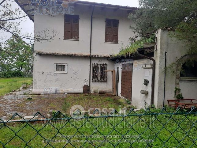 Villetta a schiera in residenziale in Frazione Montesicuro 58