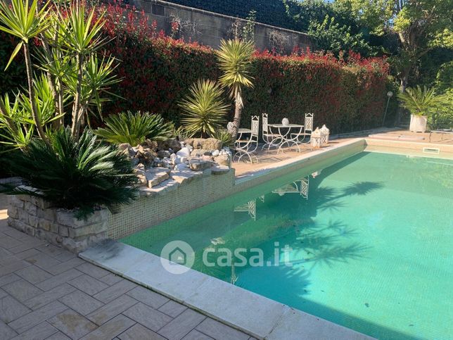 Casa bi/trifamiliare in residenziale in Via Fontana Mancina