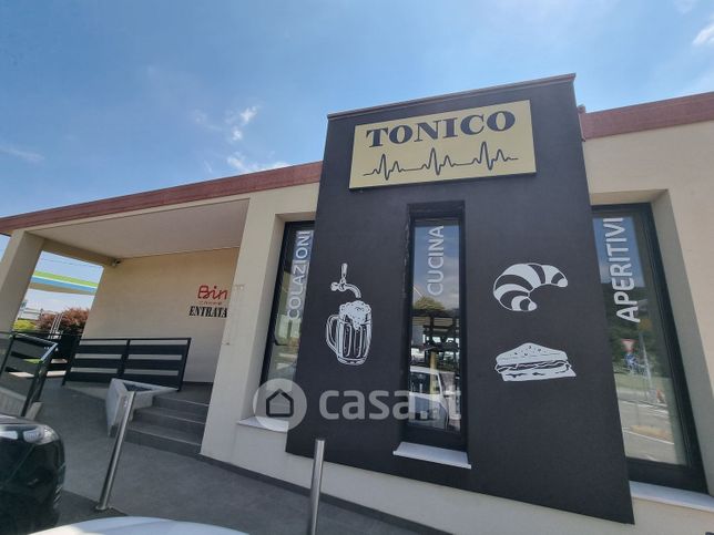Attivitã /licenza (con o senza mura) in commerciale in Via Marsan 60