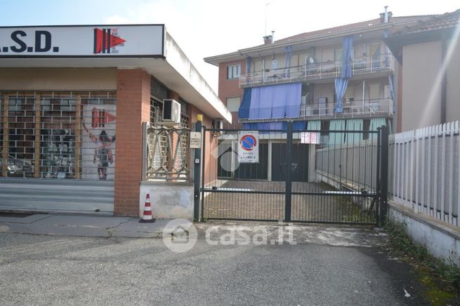 Capannone in commerciale in Corso G. Agnelli 5