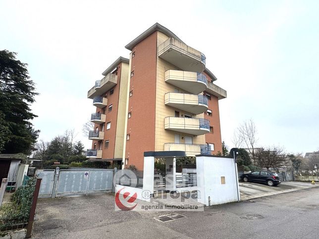 Appartamento in residenziale in Viale Fratelli Bandiera