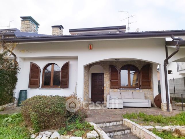 Casa bi/trifamiliare in residenziale in Via Belvedere 35