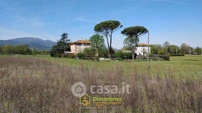 Villa in residenziale in 