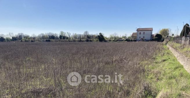 Terreno agricolo in commerciale in Via Villa Broglia