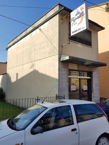 Capannone in commerciale in Via Sarzanese 457