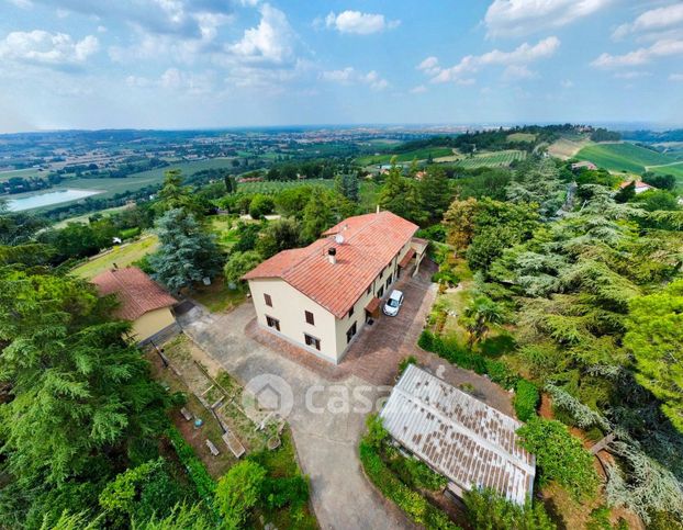 Villa in residenziale in Via Sabbioni 12