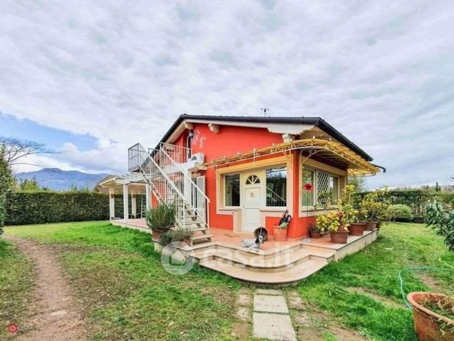 Villa in residenziale in Via M. Sironi
