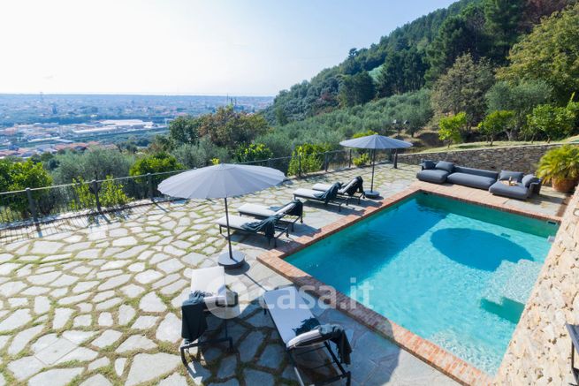 Villa in residenziale in Via Emilia