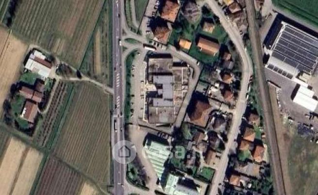 Ufficio in commerciale in Via Modena - Carpi