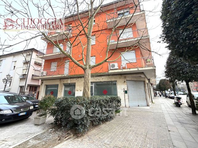 Box/posto auto in residenziale in Via San Marco 6 a
