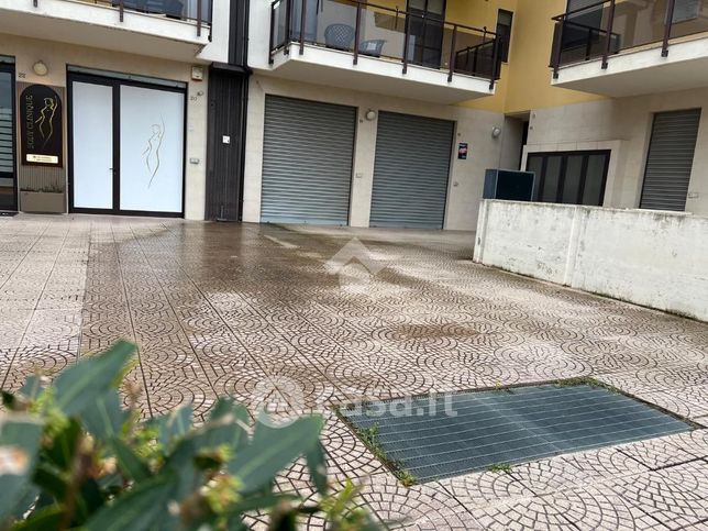 Box/posto auto in residenziale in Via Tommaso Clemente
