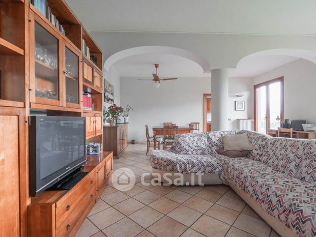 Casa indipendente in residenziale in Traversa per Mazzone