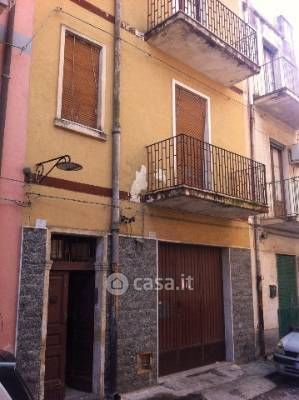 Casa indipendente in residenziale in 