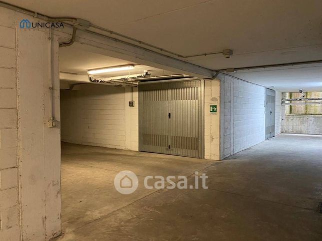 Box/posto auto in residenziale in Via Duilio Ottavi