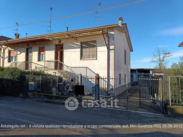 Casa indipendente in residenziale in Via Ugo da Gambolate 8