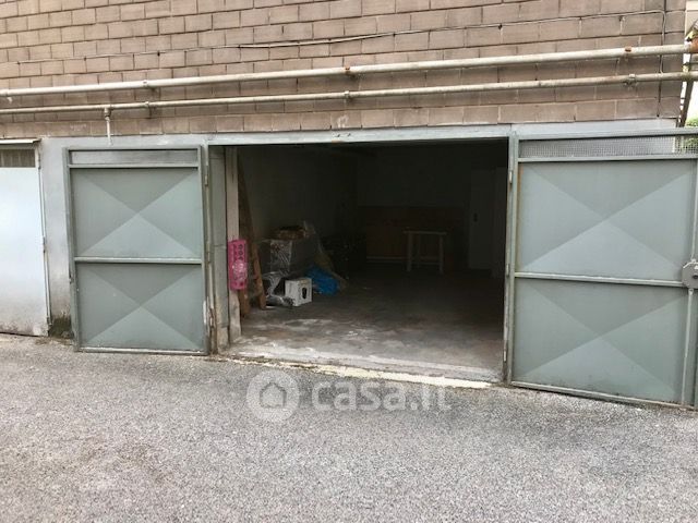 Garage/posto auto in residenziale in Viale Colli Aminei 50