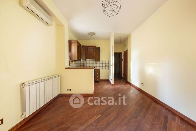 Appartamento in residenziale in Via Eugenio Montale 11