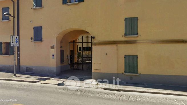 Box/posto auto in residenziale in Via Luigi Poletti 70