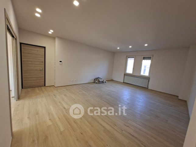 Appartamento in residenziale in Via Macrino