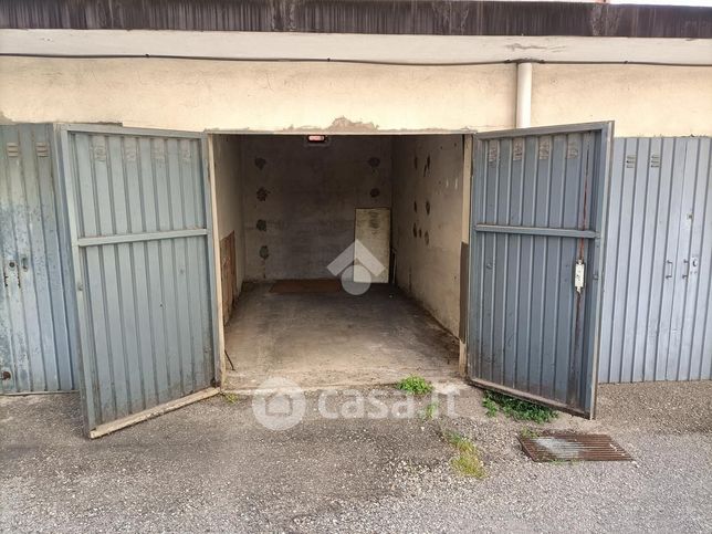 Box/posto auto in residenziale in Via San Giovanni