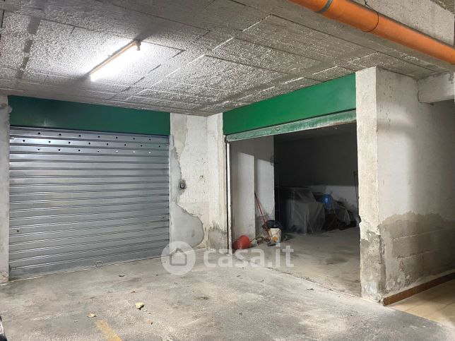 Garage/posto auto in residenziale in Via Trento 7