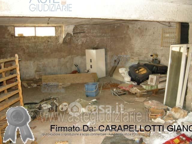 Garage/posto auto in residenziale in Via Latina 5