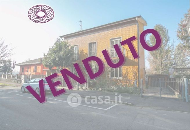 Casa indipendente in residenziale in Via Monte Cimone 14