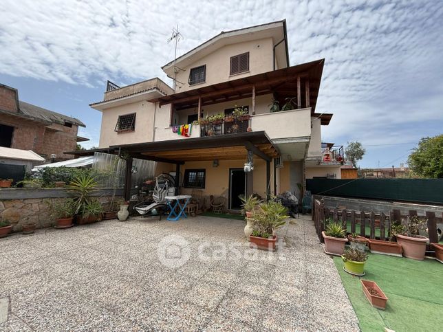 Appartamento in residenziale in Via di Fonte Lettiga 37