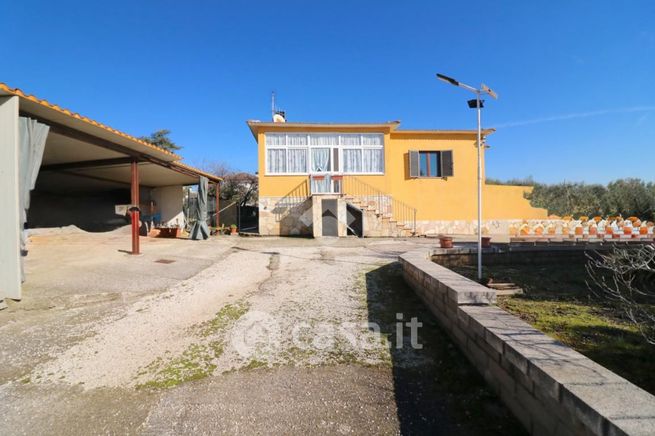 Casa indipendente in residenziale in Via Montegiove Vecchio 1