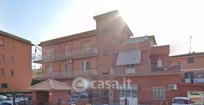 Casa indipendente in residenziale in Via di Casal Selce 441