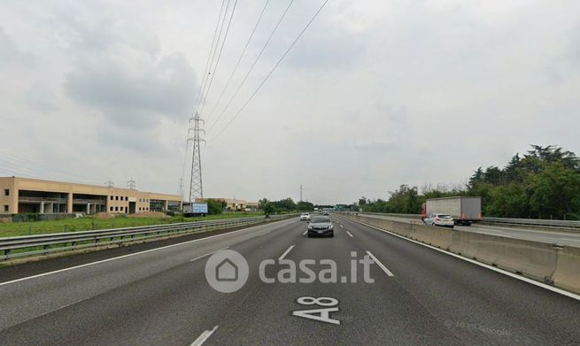 Capannone in commerciale in Via Monte Grappa 74 /8