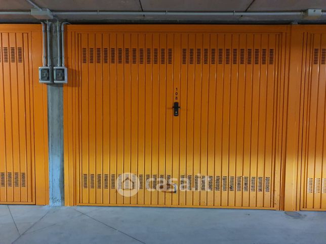 Garage/posto auto in residenziale in Via Envie 8 /A